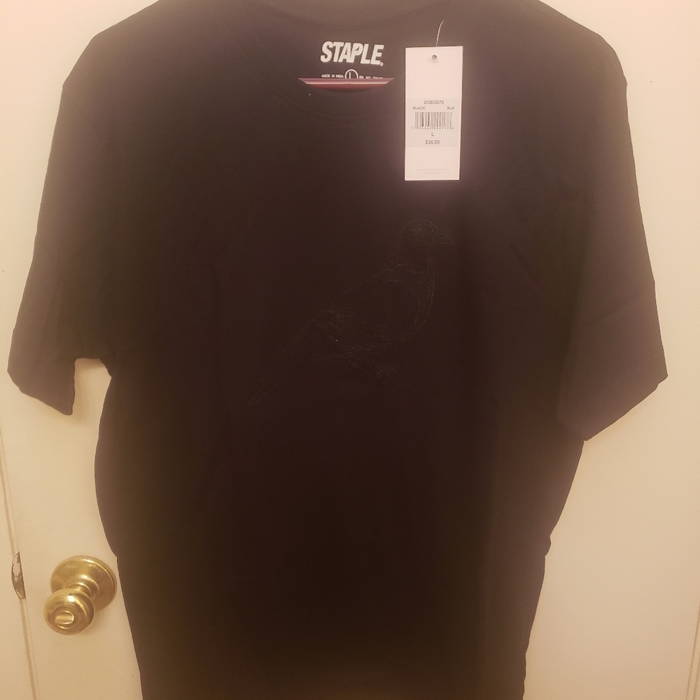 New with tag Staple Men's Embroidered Chainstitch Pigeon Black Tshirt Size L